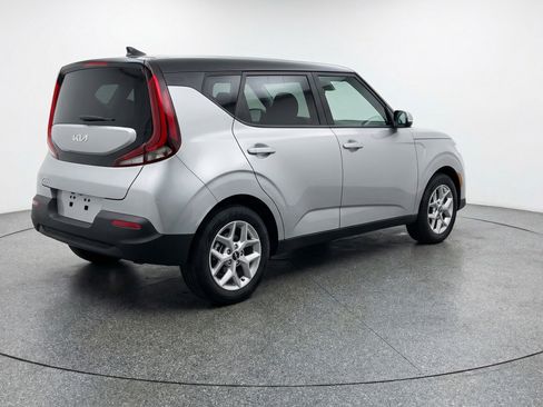 Used 2025 Kia Soul LX w/ LX Technology Package image 9