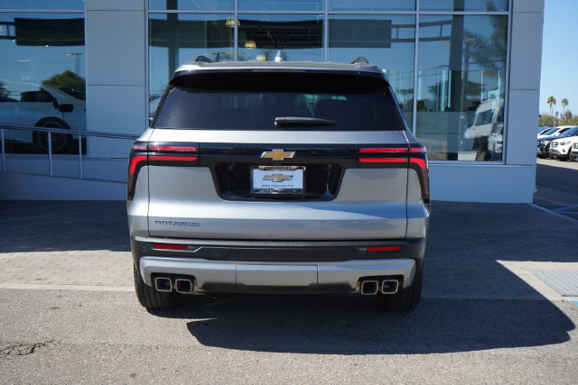 Used 2026 Chevrolet Traverse LT FWD image 5
