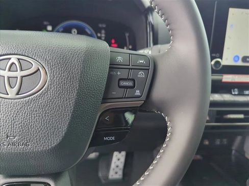 New 2026 Toyota Camry SE FWD image 17