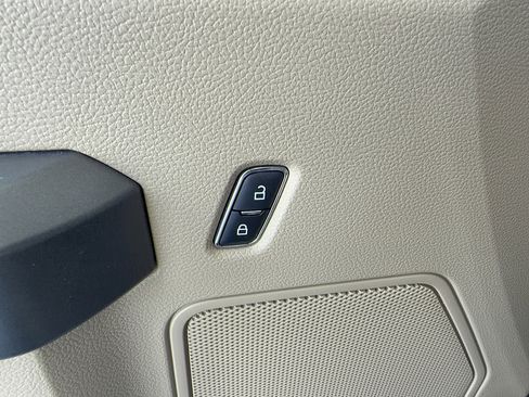 Certified 2018 Ford F150 XLT RWD image 10