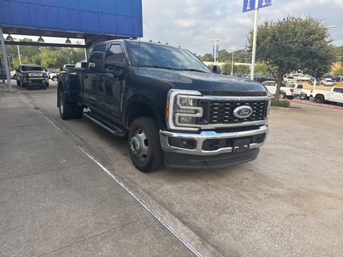 Used 2023 Ford F350 Lariat w/ FX4 Off-Road Package image 2