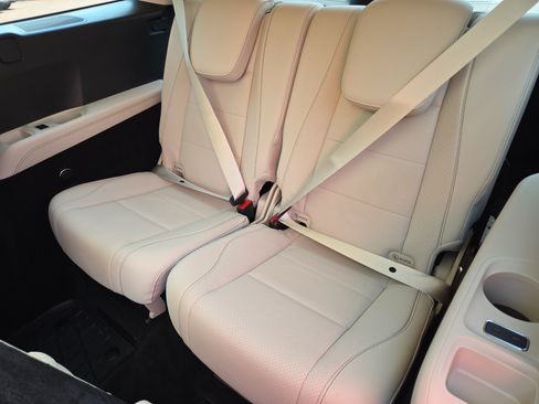 Used 2022 Mercedes-Benz GLS 450 4MATIC image 22