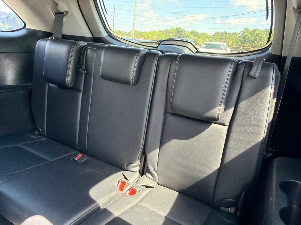 Used 2017 Toyota Highlander SE FWD image 17