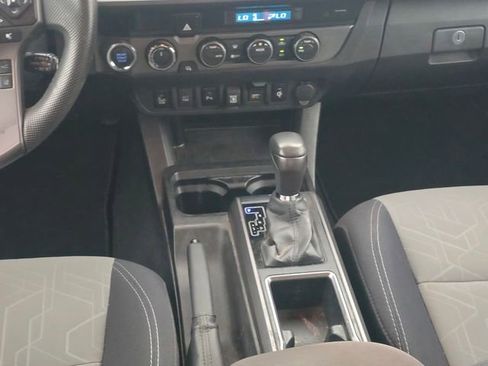 Used 2021 Toyota Tacoma TRD Sport w/ Technology Package image 21