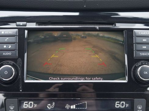 Used 2020 Nissan Rogue Sport SV FWD image 7