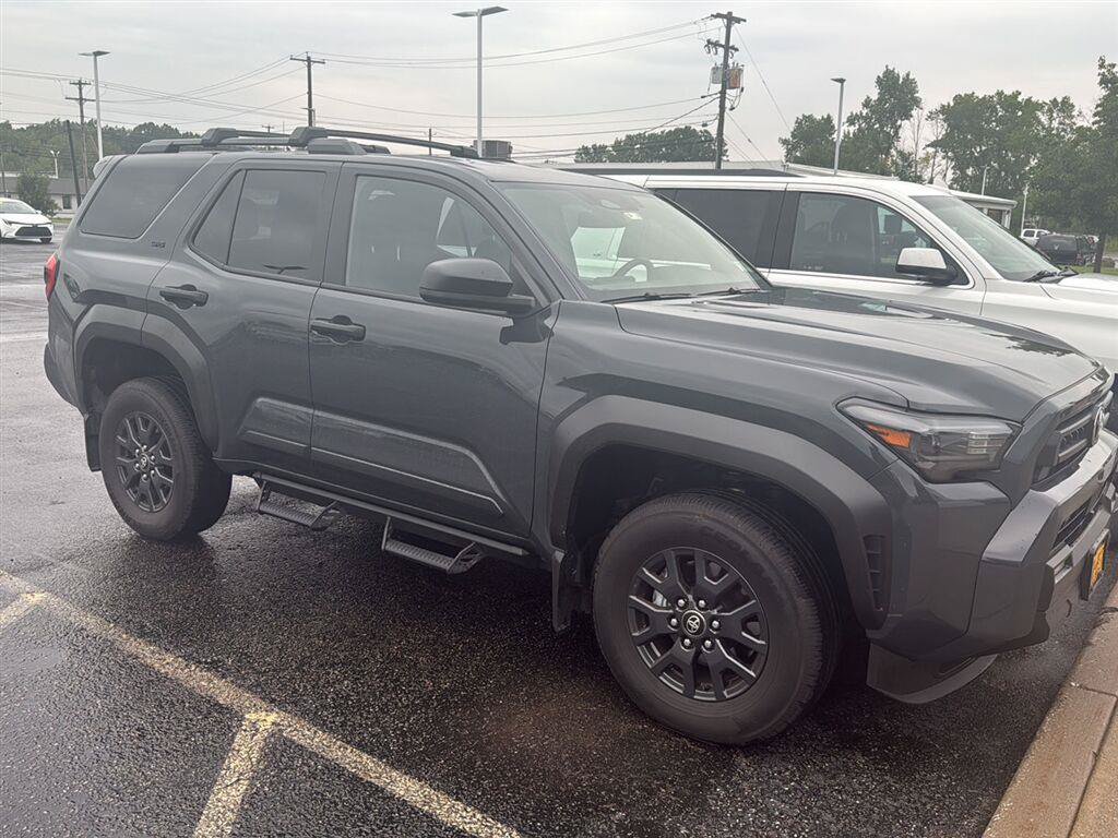 Used 2025 Toyota 4Runner SR5 AWD/4WD image 2
