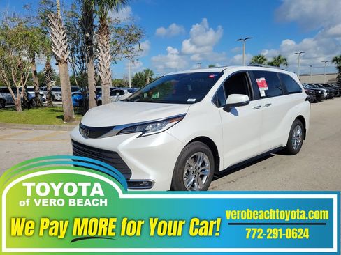 New 2026 Toyota Sienna Limited FWD image 1