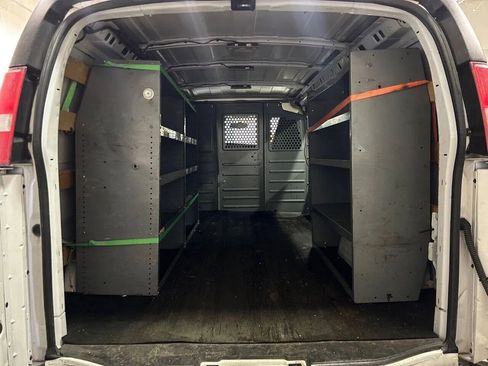Used 2017 GMC Savana 2500 image 5