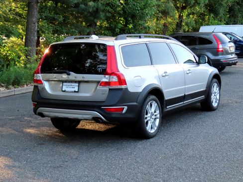 Used 2016 Volvo XC70 T5 Premier w/ Proximity Package image 4