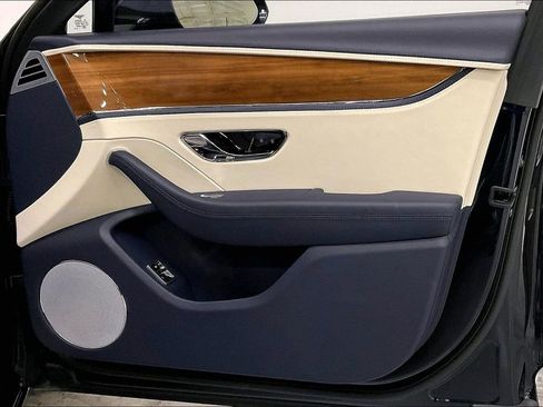 New 2026 Bentley Flying Spur Plug-In Hybrid AWD/4WD image 32