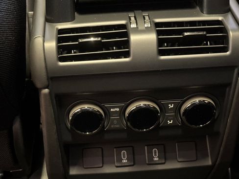 New 2026 Land Rover Defender 110 OCTA image 11