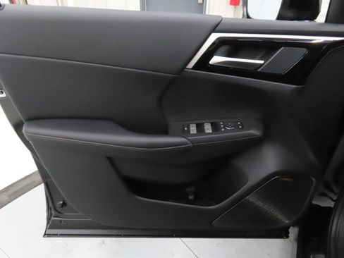 New 2026 Mitsubishi Outlander SE FWD image 10