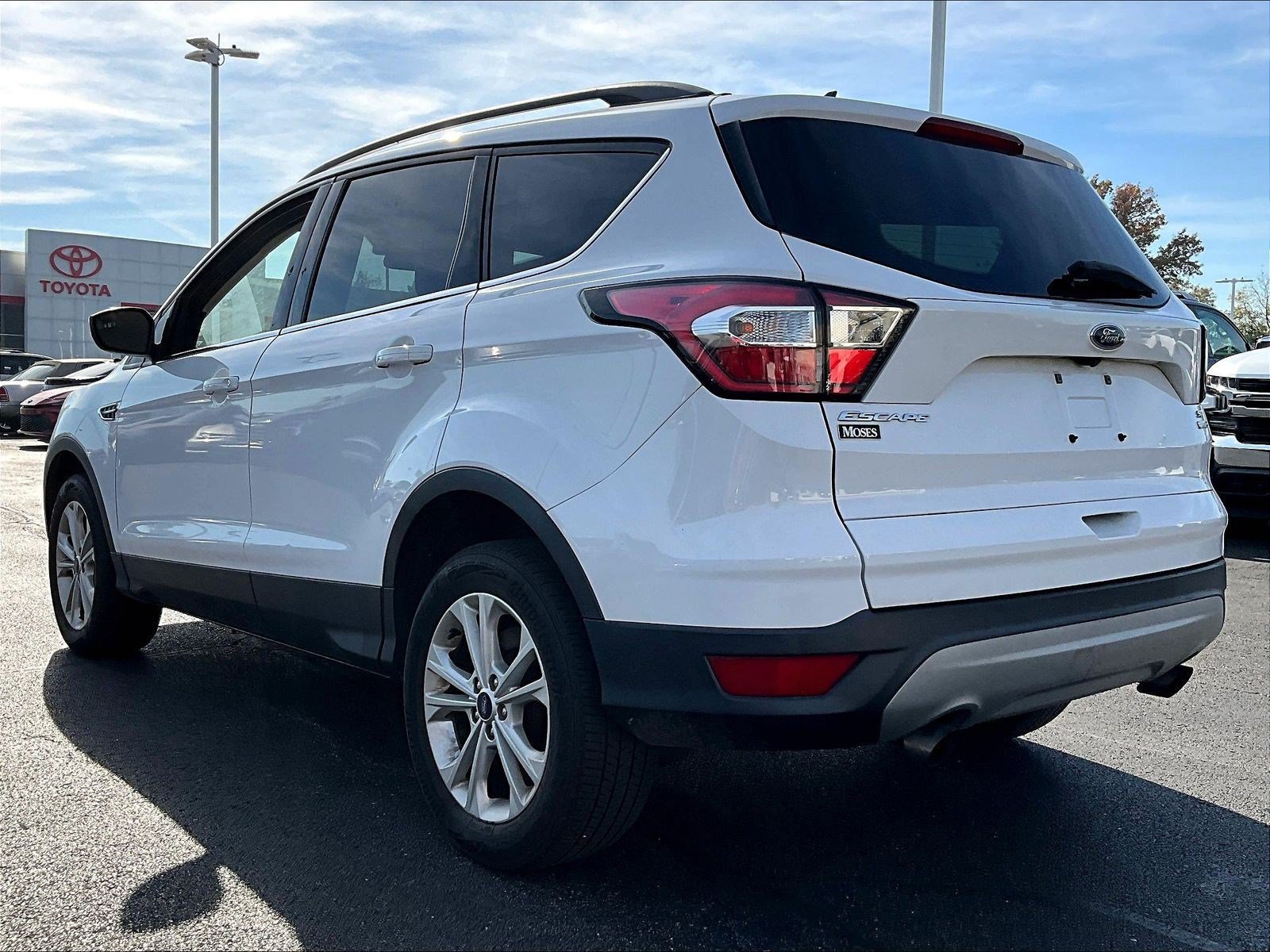 Used 2018 Ford Escape SE w/ SE Sync 3 Package AWD/4WD image 4