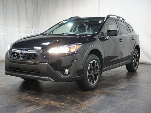 Used 2023 Subaru Crosstrek 2.0i Premium image 2
