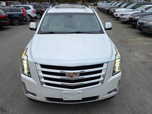 Used 2016 Cadillac Escalade ESV Premium image 2