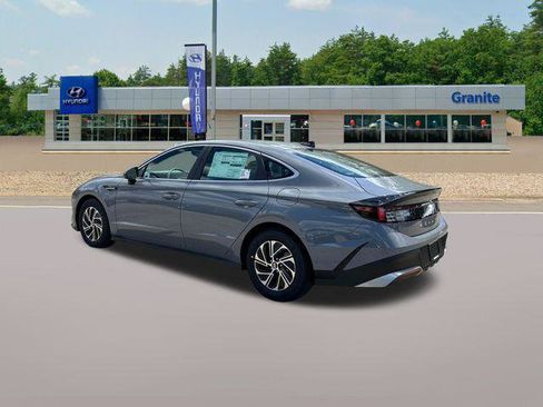 New 2026 Hyundai Sonata Blue FWD image 8