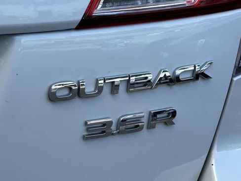 Used 2013 Subaru Outback 3.6R Limited w/ Moonroof Pkg AWD/4WD image 17