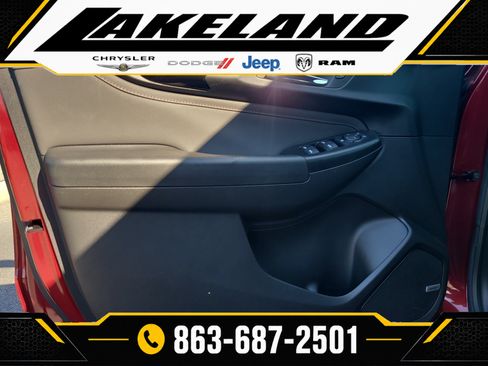 Used 2022 Chevrolet TrailBlazer RS w/ Technology Package FWD image 14