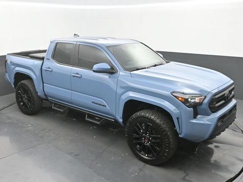 Used 2026 Toyota Tacoma SR5 RWD image 26
