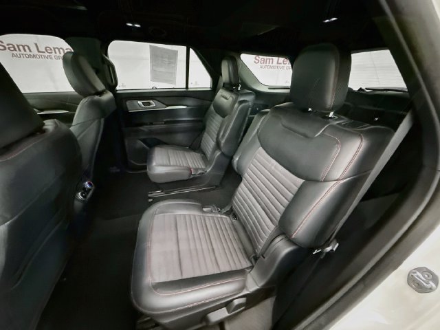 Used 2025 Ford Explorer ST-Line AWD/4WD image 26
