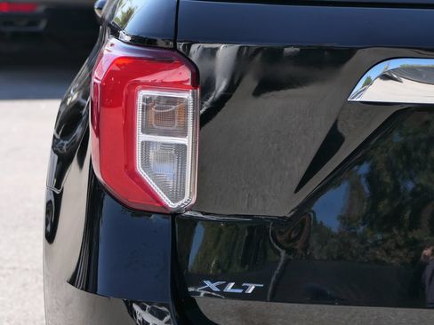 Used 2023 Ford Explorer XLT w/ Equipment Group 202A RWD image 5