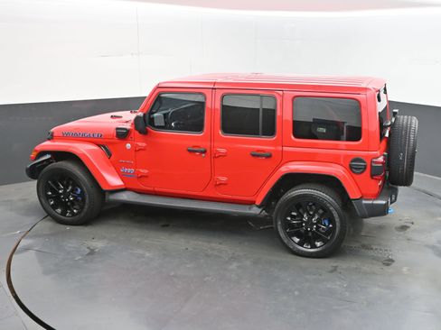 Used 2022 Jeep Wrangler Unlimited Sahara w/ Cold Weather Group AWD/4WD image 36