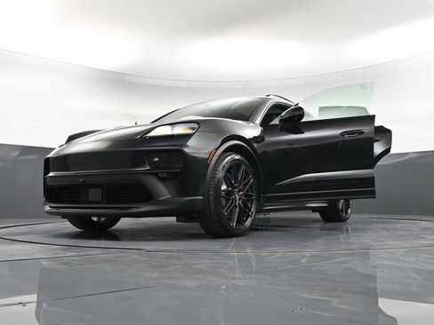 New 2026 Porsche Macan GTS Electric AWD/4WD image 41