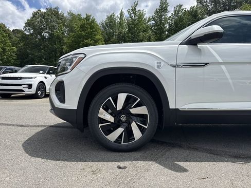 New 2025 Volkswagen Atlas Cross Sport SEL image 9