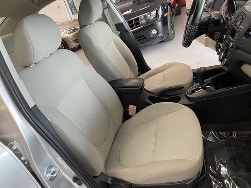 Used 2010 Kia Forte EX FWD image 19