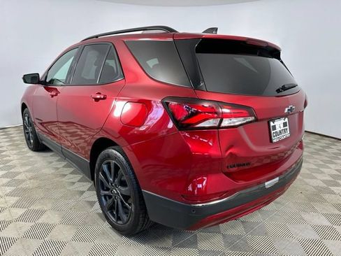 Used 2022 Chevrolet Equinox RS AWD/4WD image 2