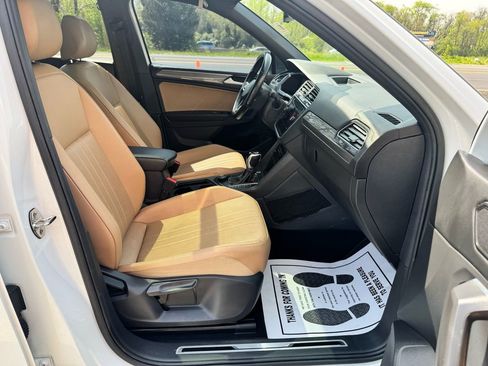 Used 2022 Volkswagen Tiguan SE R-Line image 30