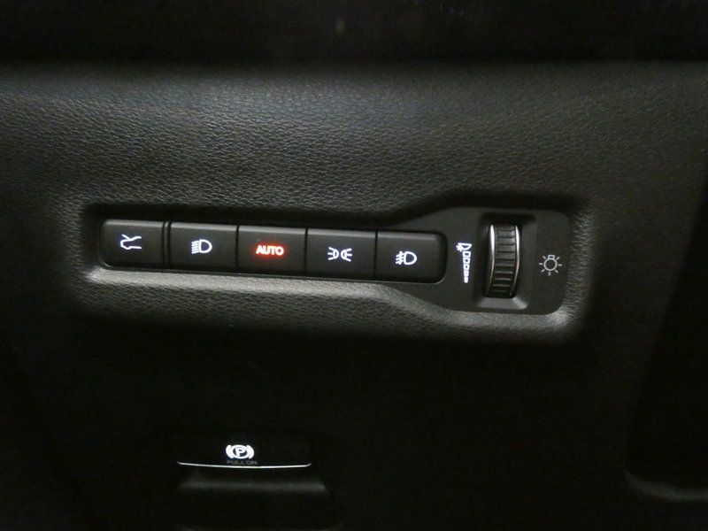 Used 2024 Jeep Wagoneer Launch Edition AWD/4WD image 15