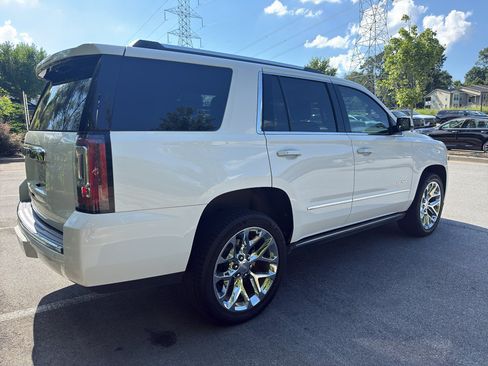 Used 2020 GMC Yukon Denali w/ Denali Premium Package RWD image 3