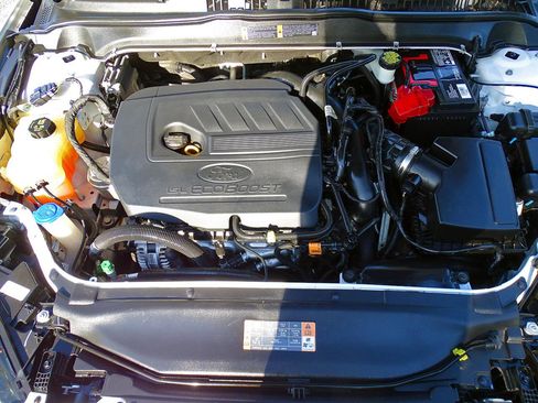 Used 2018 Ford Fusion SE w/ Fusion SE Technology Package FWD image 18