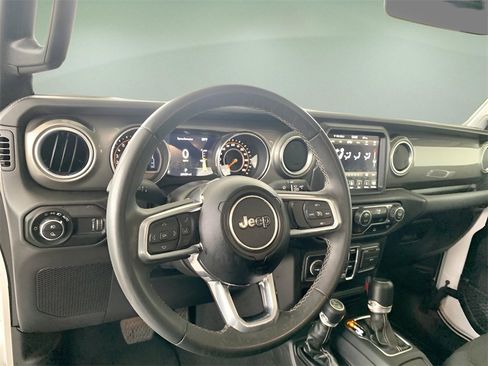 Used 2023 Jeep Gladiator Overland image 14