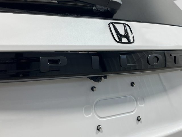 New 2026 Honda Pilot Touring image 9