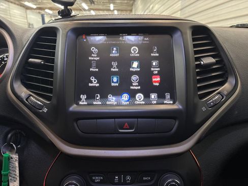 Used 2015 Jeep Cherokee Latitude AWD/4WD image 18