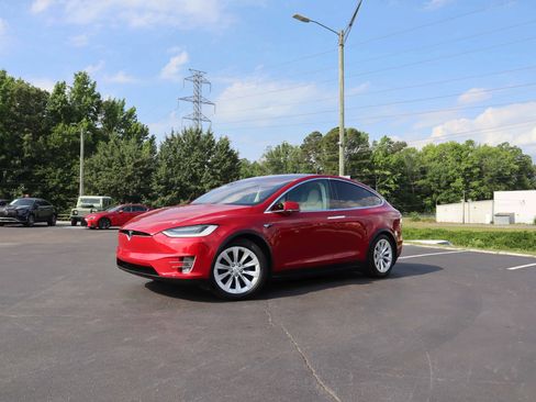 Used 2018 Tesla Model X 100D AWD/4WD image 5