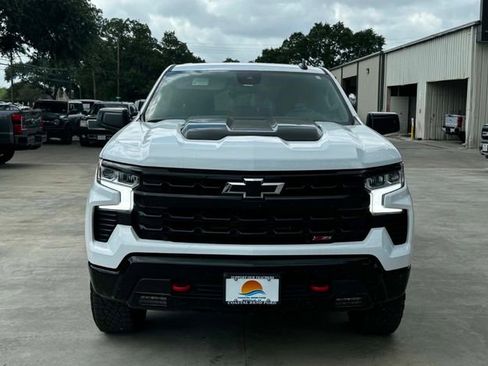 Used 2024 Chevrolet Silverado 1500 LT Trail Boss AWD/4WD image 3