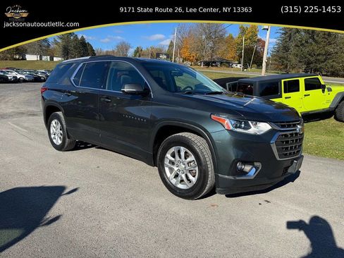 Used 2018 Chevrolet Traverse LT image 4