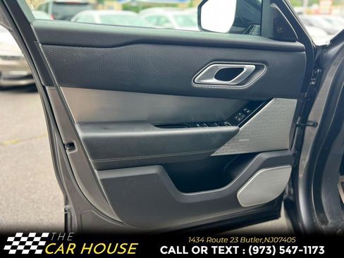 Used 2019 Land Rover Range Rover Velar R-Dynamic SE image 13