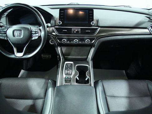 Used 2018 Honda Accord Sport image 5