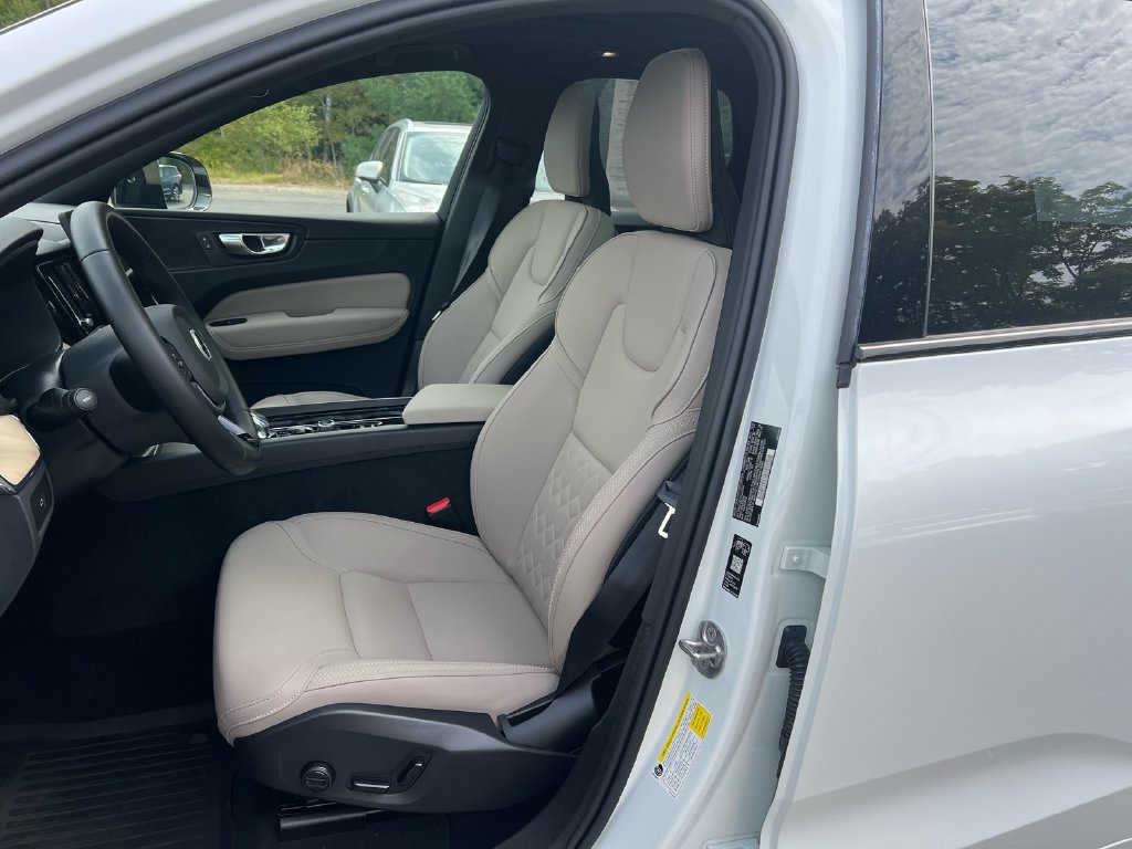 Certified 2026 Volvo XC60 B5 Plus AWD/4WD image 11