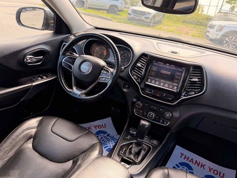 Used 2019 Jeep Cherokee Limited w/ Luxury Group AWD/4WD image 13