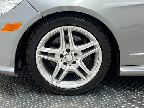 Used 2013 Mercedes-Benz E 350 4MATIC Sedan image 36