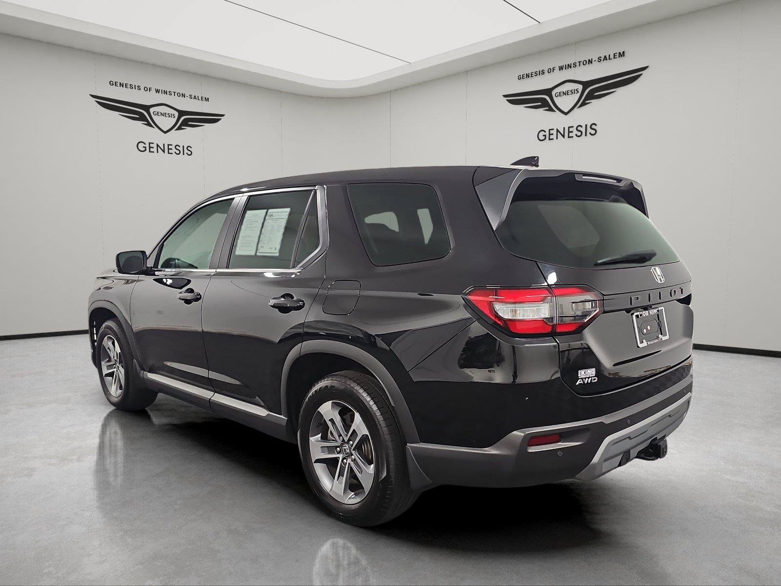 Used 2025 Honda Pilot EX-L image 3