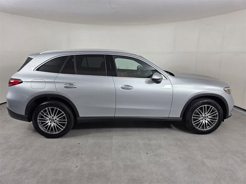 Certified 2025 Mercedes-Benz GLC 300 image 3