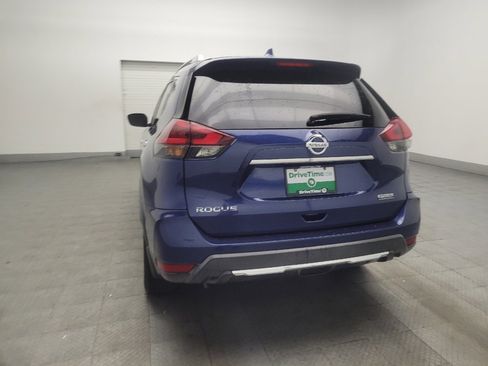 Used 2019 Nissan Rogue S w/ Special Edition Package FWD image 6