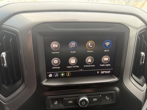 Used 2021 Chevrolet Silverado 2500 Custom w/ Custom Value Package image 16