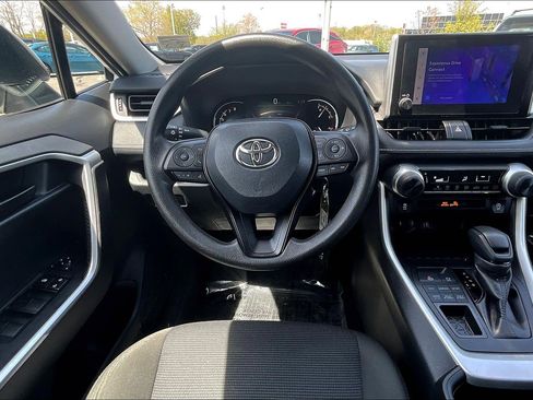 Used 2024 Toyota RAV4 LE image 5